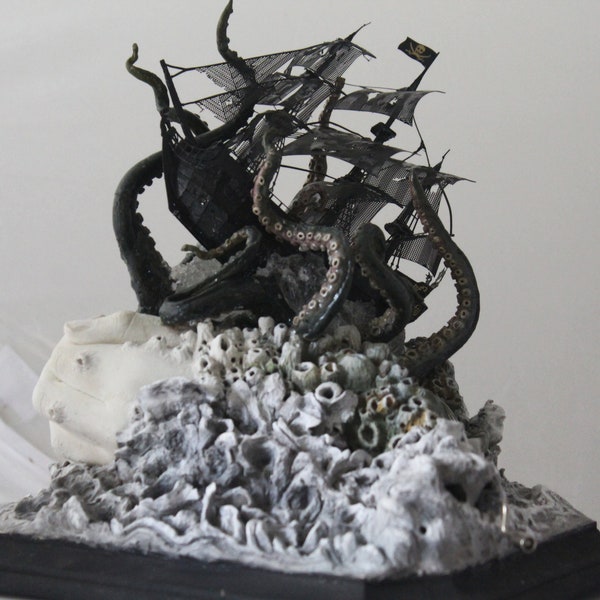 The Curse of Calypso - sculpture, kraken, pirates of the caribbean, music box, LED