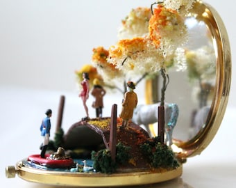 Op bestelling gemaakt- Miniatuur Diorama Fantasy World Compacte Spiegel Tiny Unicorn: Een wereld voorbij de brug