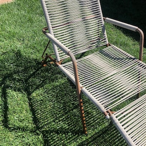 Vintage Aimes Aire/ Brown Jordan Chaise Lounge with Vinyl Spaghetti Straps Patio Furniture