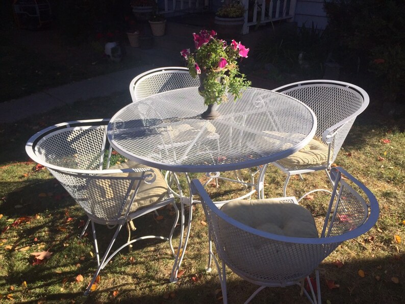 Vintage Woodard Mesh Patio Set 4 Chairs And Table Etsy
