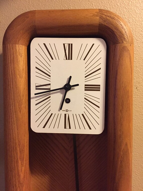 Vintage Howard Miller 8 Day Pendulum Oak Wall Clock Model 622237 Circa 1970 S - Modern Oak Pendulum Wall Clock Vintage Howard Miller 8 Day Pendulum Oak Wall Clock Model 622237 Circa 1970 S - Modern Oak Pendulum Wall Clock