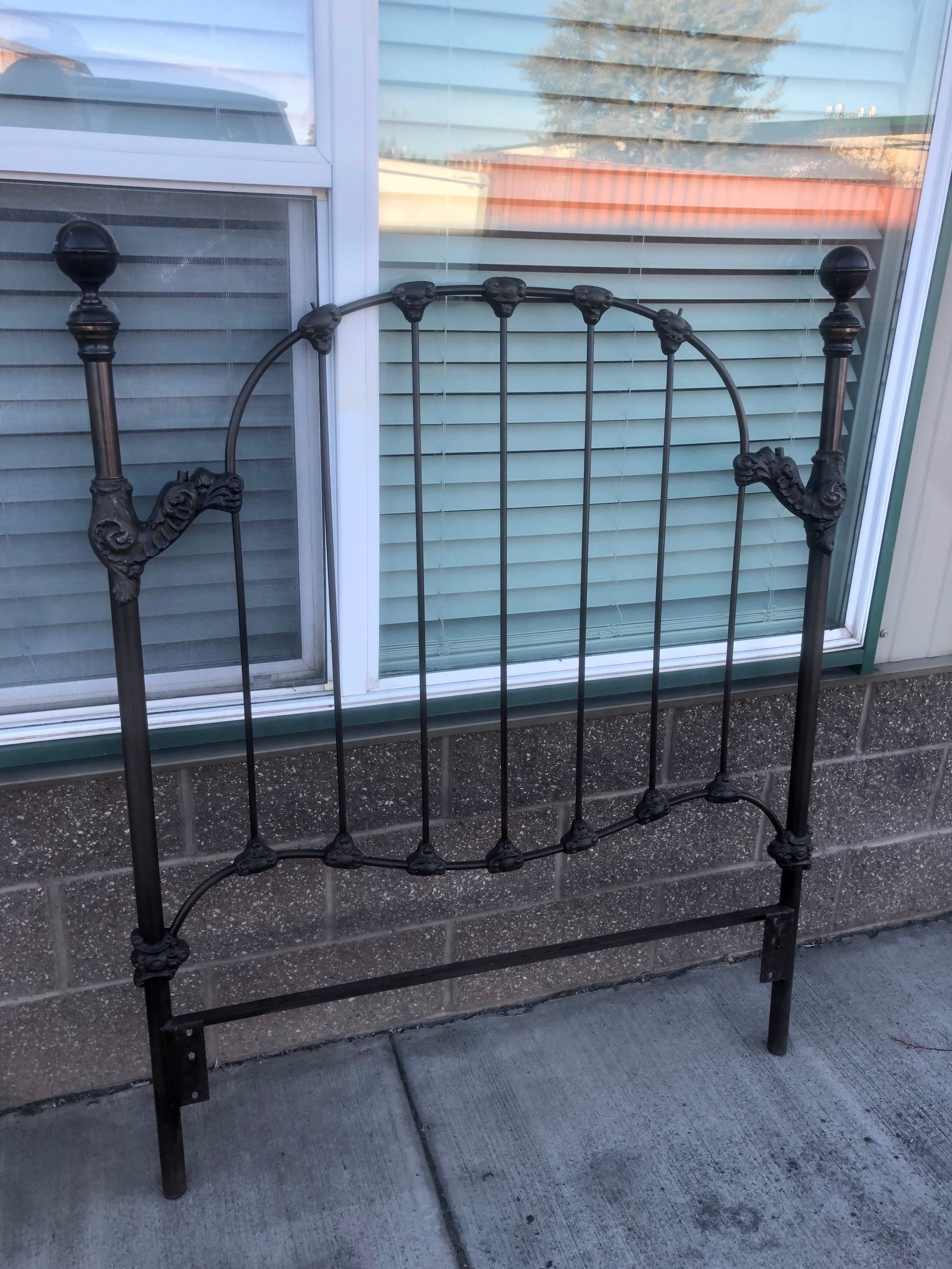 Pair of Vintage Cast Iron Twin Beds Twin Size With Headboard Etsy