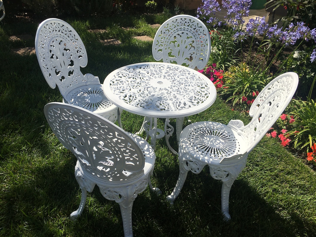 Cast aluminium garden table sales