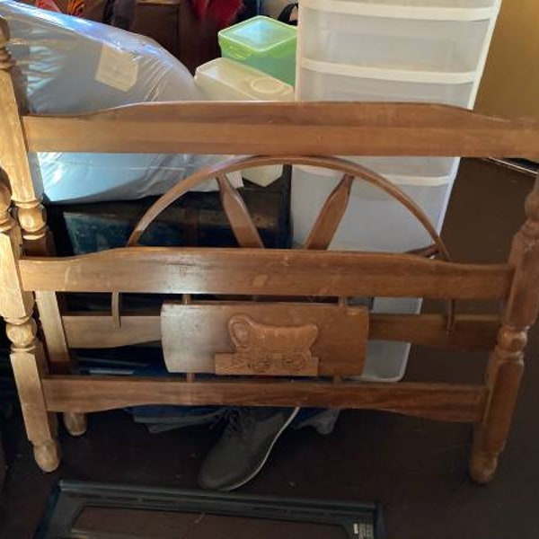 Vintage Twin Wagon Wheel Bed, Turned Post, Head Board, Foot Board (With Metal Rails)