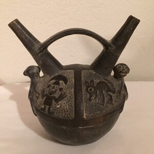 Antique Pre-Columbian Chimu Inca Empire Blackware Pottery Vessel c.  1100 - 1532 A.D. Stirrup Vessel Peru South America