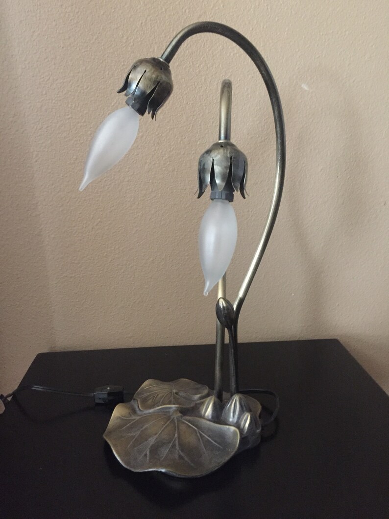 Style Lily Pad Desk Accent Lamp