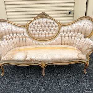 Vintage Victorian style Tufted Sofa- needs reupholstery