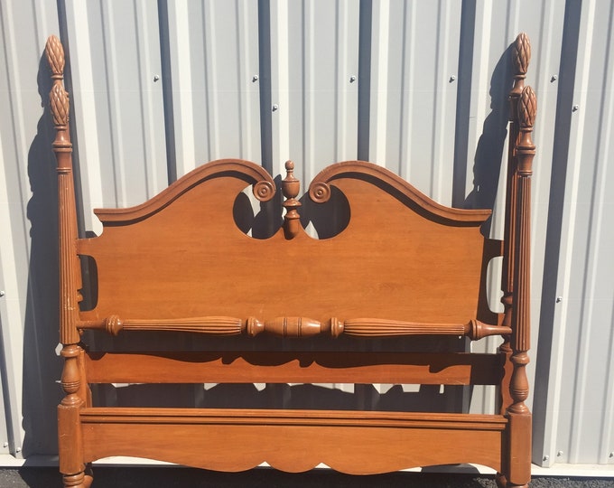 Antique Maple Pineapple Low Post Bed With Scroll Cut Panels, Full Size