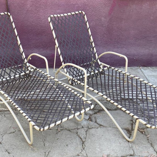 Vintage Brown Jordan Tamiami Patio Lounger, cream and brown