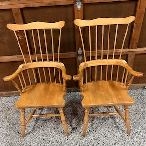 Beautiful pair of Vintage Brace Comb Back Windsor Chairs