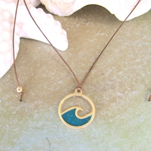 Wave necklace pendant chain in boho hippie style, ocean chain, golden pendant wave chain, maritime chain, golden blue pendant, gift woman