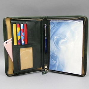 Noda - Compendio de cuero A5, totalmente de cuero, múltiples bolsillos, cierre de cremallera, organizador personalizado, porta cuaderno verde
