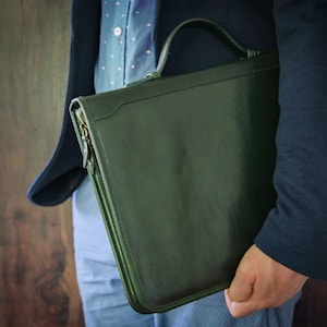 Regalo aziendale in pelle, regalo di anniversario, regalo di laurea, raccoglitore ad anelli portfolio in pelle verde con spazio di archiviazione, appunti per cartelle per conferenze