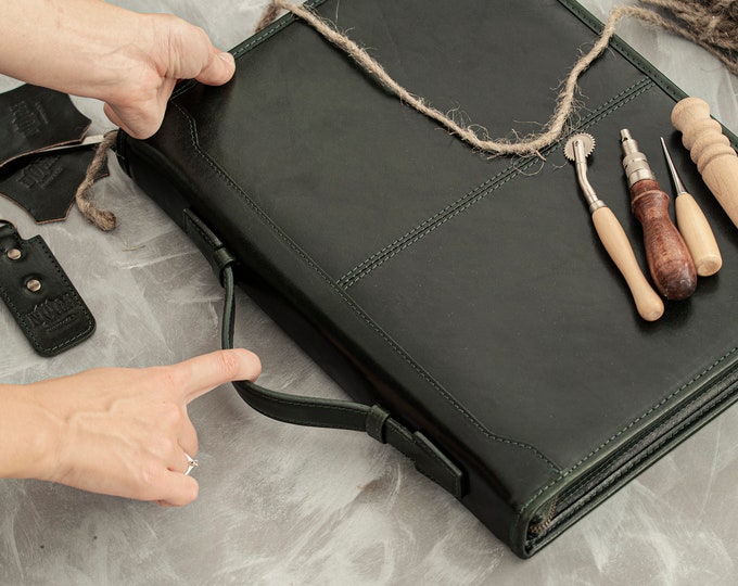 Noda Executive Leather 4 ring binder  Professional Business Portfolio w/ Zippered Closure  Resume, Document, Writing Pad Organizer Black