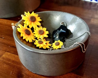 4 Inch Concrete Dish