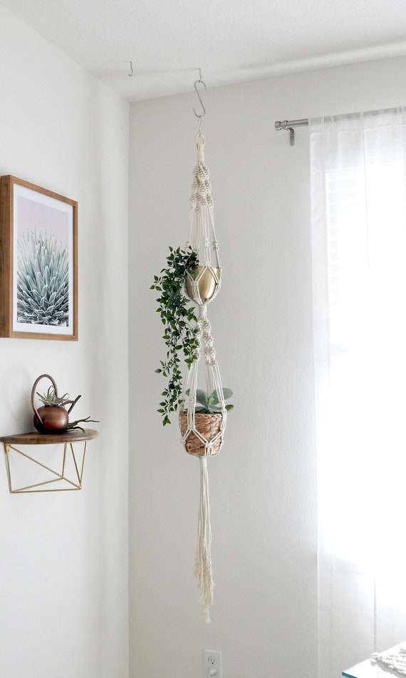 A Cheap and Easy Hanger Alternative - Mama and More