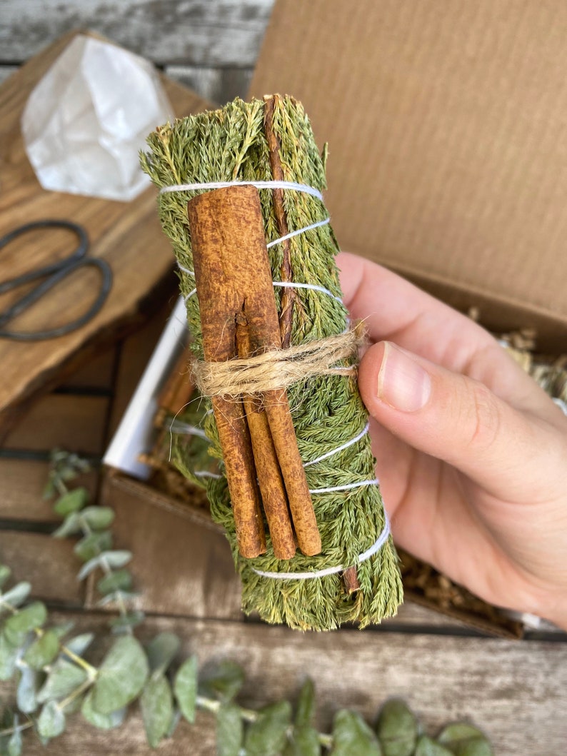 White Sage Alternative Gift Set, Smudge Sticks, Smudge Kit: Juniper, Blue Sage, Yerba Santa, Cedar, Selenite, and Palo Santo Cedar with Cinnamon