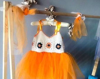 Robe orange en tulle au crochet faite main : tenue d'anniversaire de bébé