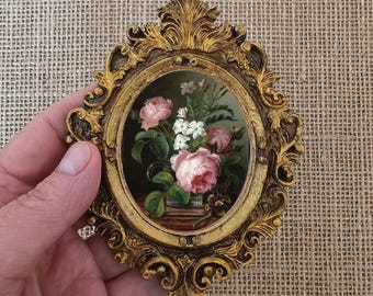 Kleine bloemenmuurkunst in gouden baroklijst: voor thuisgalerie of poppenhuis