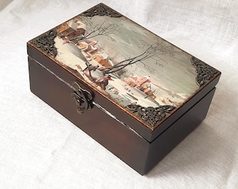 Vintage style wooden Jewelry Box with Flemish winter landscape: dark French polishing