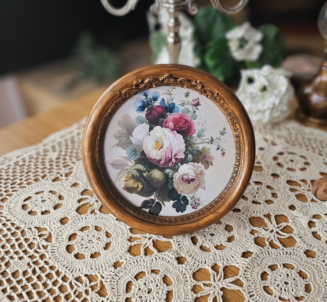 Round Wood Picture Frame: Vintage Style Gold Accent, Custom Photo Size ...