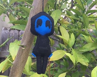 Eyeless Felt Plush Ornament: Handmade Creepy Doll, Gamer Decor