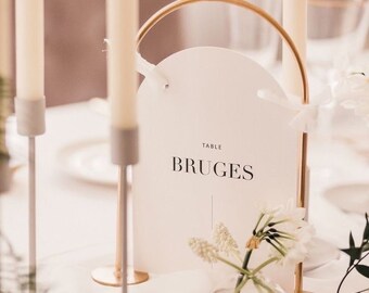 Arch shaped - Table sign stand in full metal.