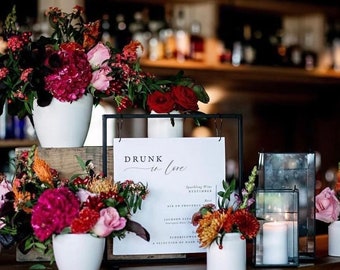 Minimalistic Square stand for welcome sign, order of the day or other weeding signs.