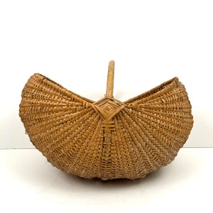 Large Buttocks Egg Basket Primitive Rustic Handmade Woven Vtg Gathering Splint