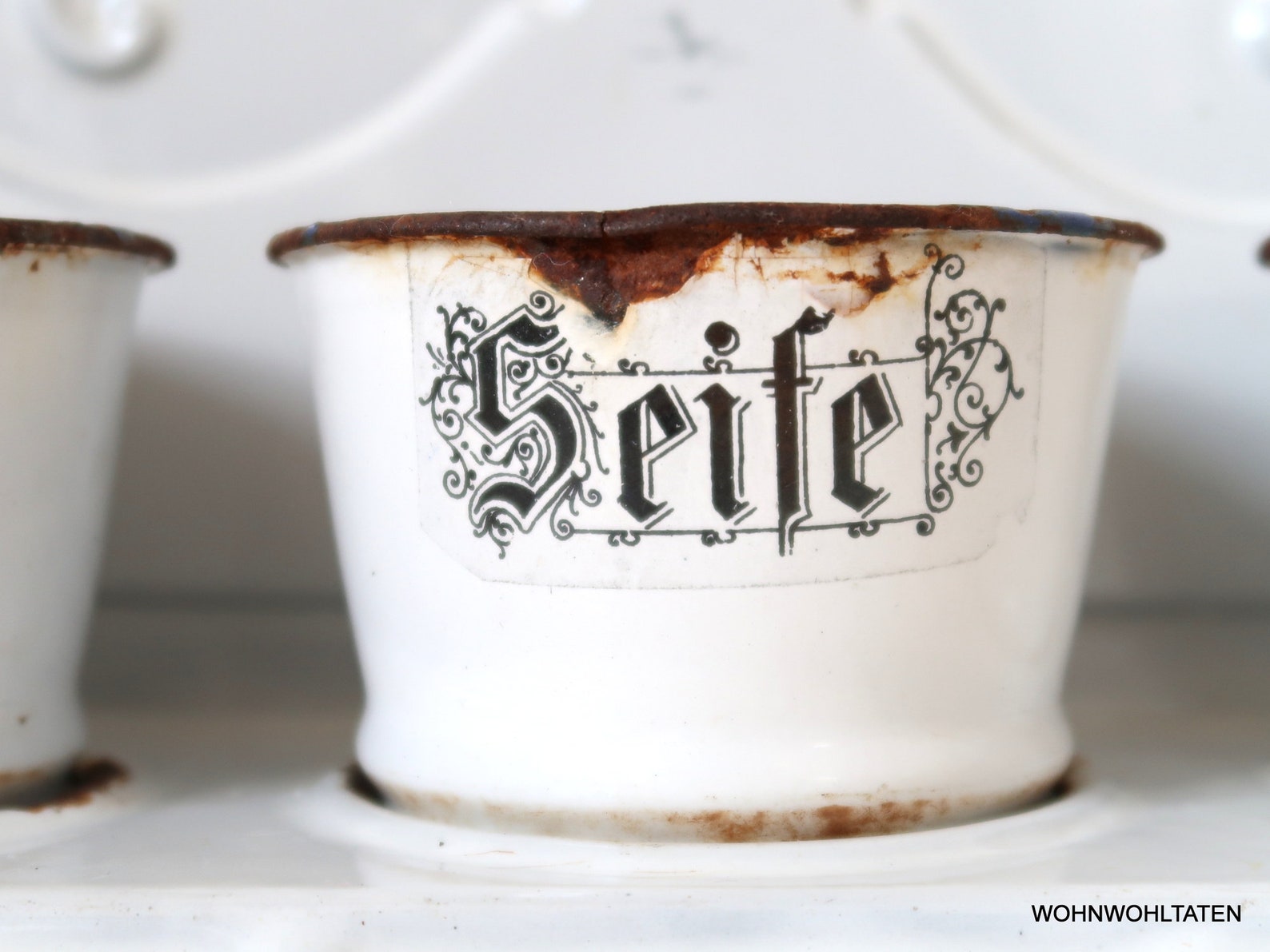 Antikes weißes Emaille Wandregal für SAND SEIFE SODA | Etsy