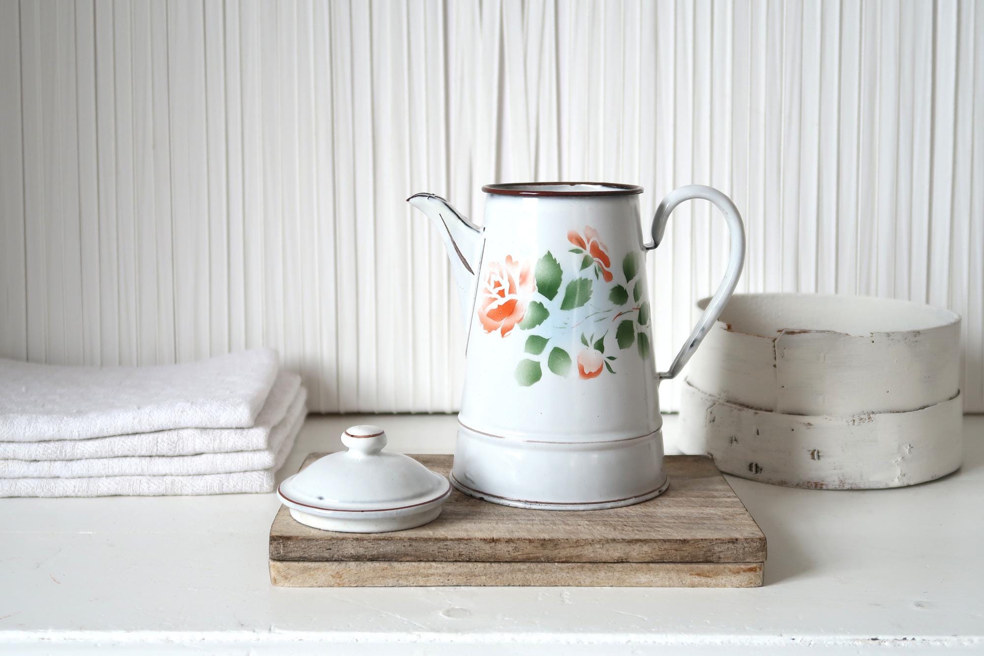 ドイツ アンティーク ホーロー 薔薇柄 オニオンラック エナメルウエア