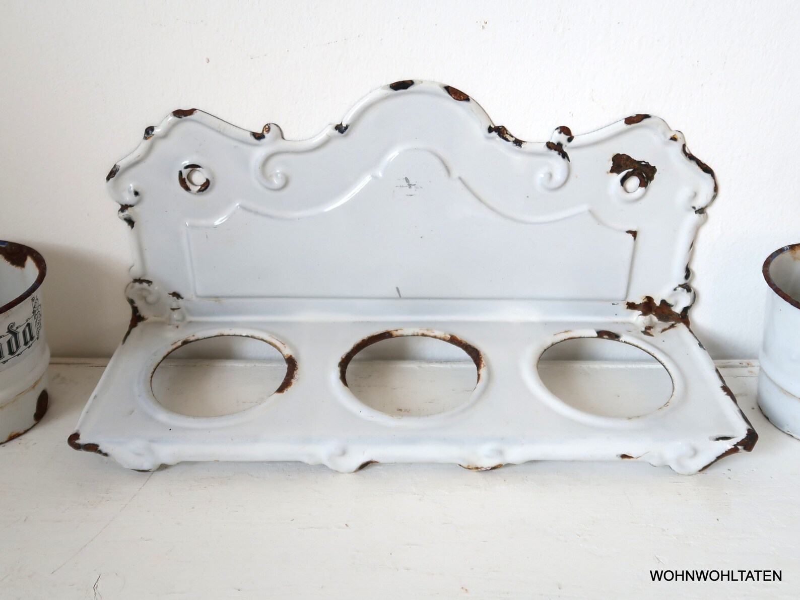 Antikes weißes Emaille Wandregal für SAND SEIFE SODA | Etsy