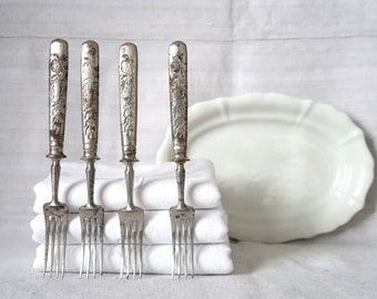 4 Vintage forks Strong patina cutlery Silver coloured cake forks Rustic Farmhouse Decor