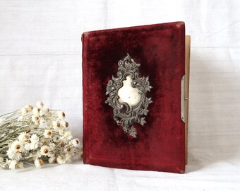 Viktorian Photograph album with Cabinet cards Collection of antique pictures Large album in red velvet Farmhouse Decor