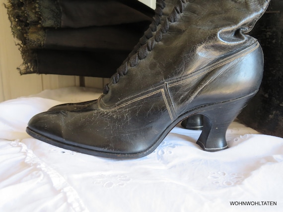 Antike viktorianische Schnürstiefel Schwarze Lederstiefel Hohe vintage Damenstiefel Steam Punk Vintage Schuhe Antike viktorianische Schnürstiefel Schwarze Lederstiefel Hohe vintage Damenstiefel Steam Punk Vintage Schuhe