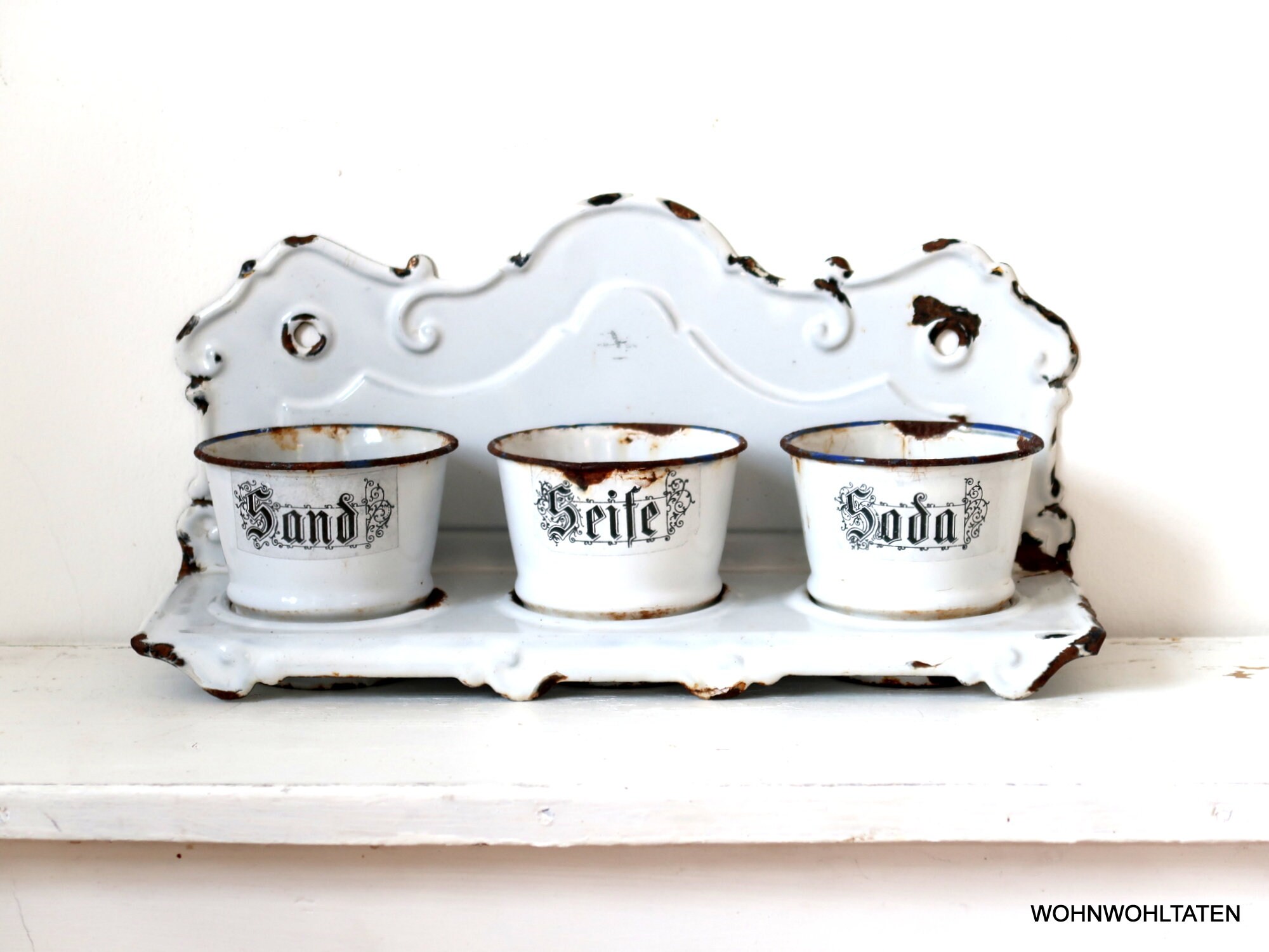 Antikes weißes Emaille Wandregal für SAND SEIFE SODA | Etsy