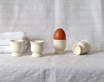 4 Antike Eierbecher Weisse niederländische Eierständer aus Keramik Rustikales Bauernhaus Tafelgeschirr
