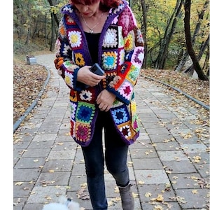 Oma vierkante jas Dameskleding Oma vierkant vest met capuchon Boho oma-jas vest met lange mouwen Gehaakt bohovest met capuchon