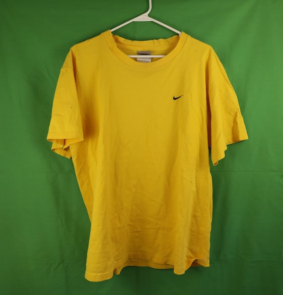 Vintage Y2K Nike Grey Tag Mini Swoosh T-shirt Medium Vintage Y2K Nike Grey Tag Mini Swoosh T-shirt Medium