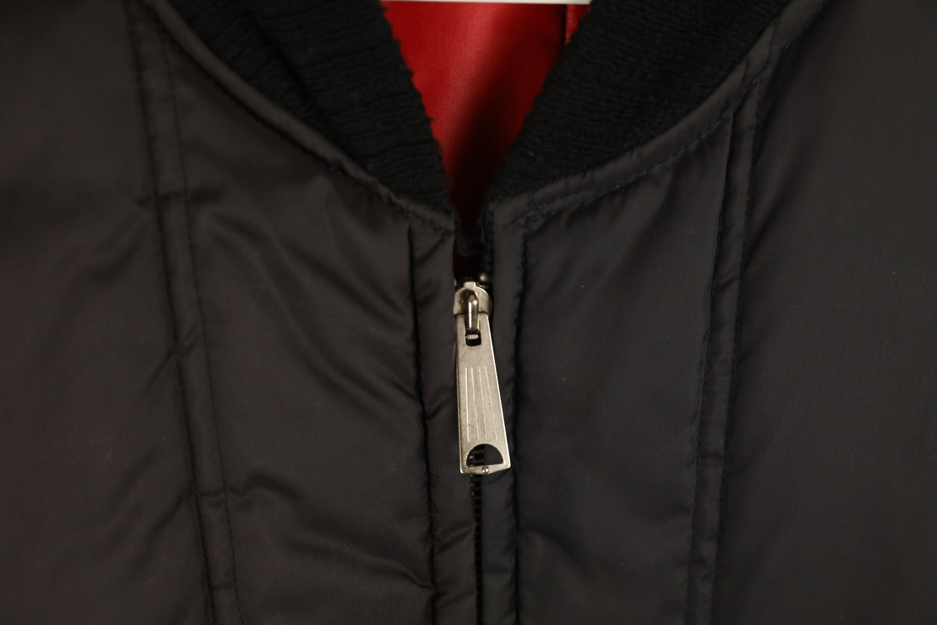 Gilet matelassé bleu marine des années 80, veste bouffante