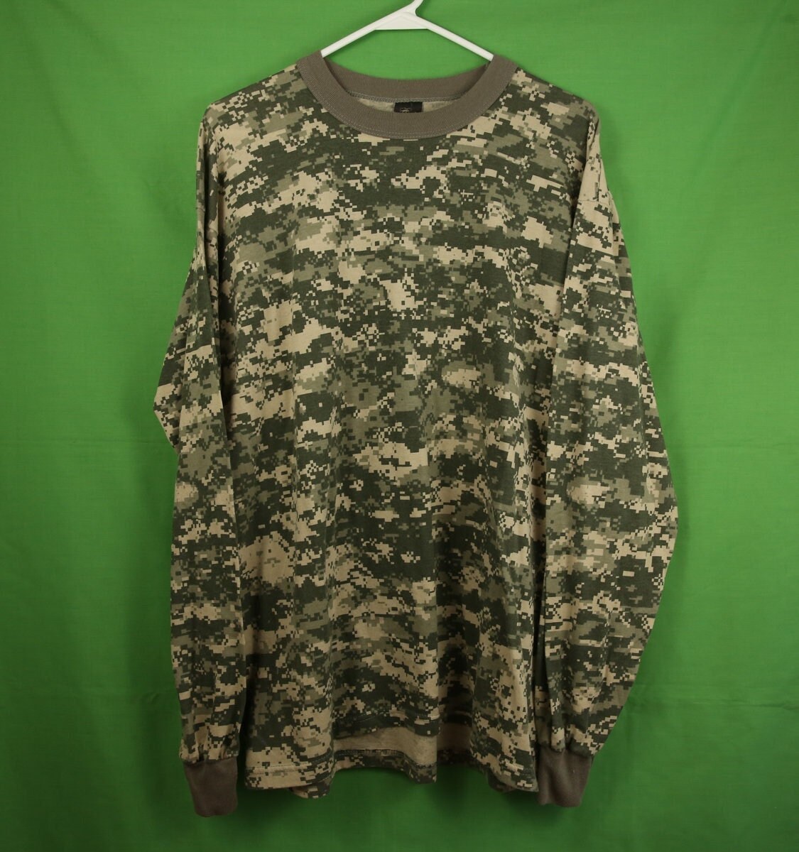 Vintage 90s Digi Camo Long Sleeve T 