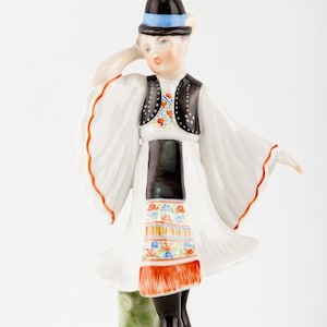 Herend, Hungary Folklore Boy Dancing In A Hat, PORCELAIN FIGURINE ! (P113)
