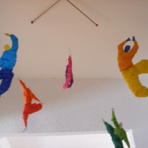 Baile Aereo Decorative mobile, Suspension. Hanging sculpture Silk paper. Colours image 4