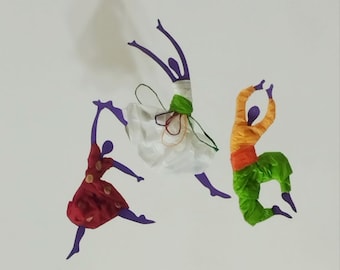 Móvil decorativo, suspensión. Papel de seda.  3 bailarines. Bal enchanté