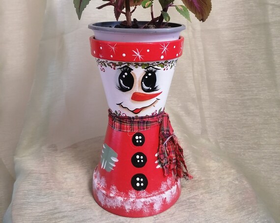 Snowman -M-red- flower pot or wooden spoon holder made of terracotta. Hand painted. Free shipping to Germany.