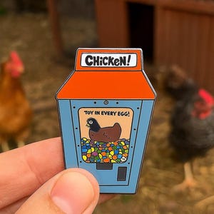 Huhn Maschine Emaille Pin | Nostalgie Anstecker | Huhn Anstecker | Tier Emaille Pin | Automaten Pin |