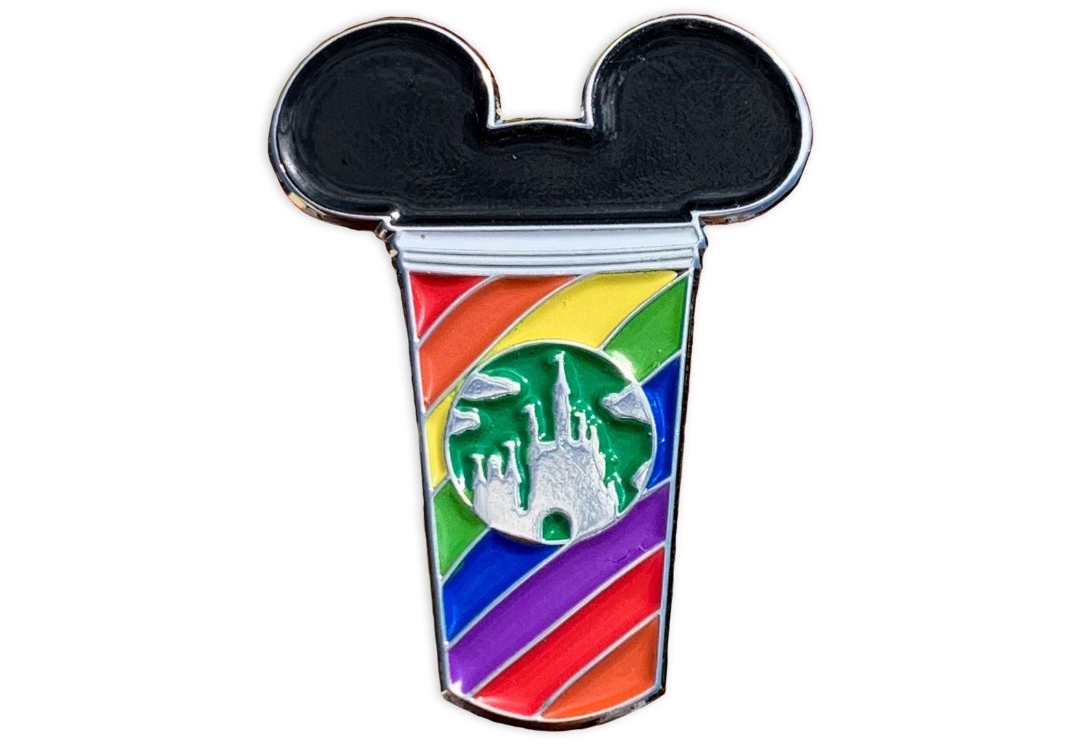 Значок металлический алиса в стране чудес. Металлические значки disney. Кружки кофейные твин. Pin cup. Кофейные аксессуары.