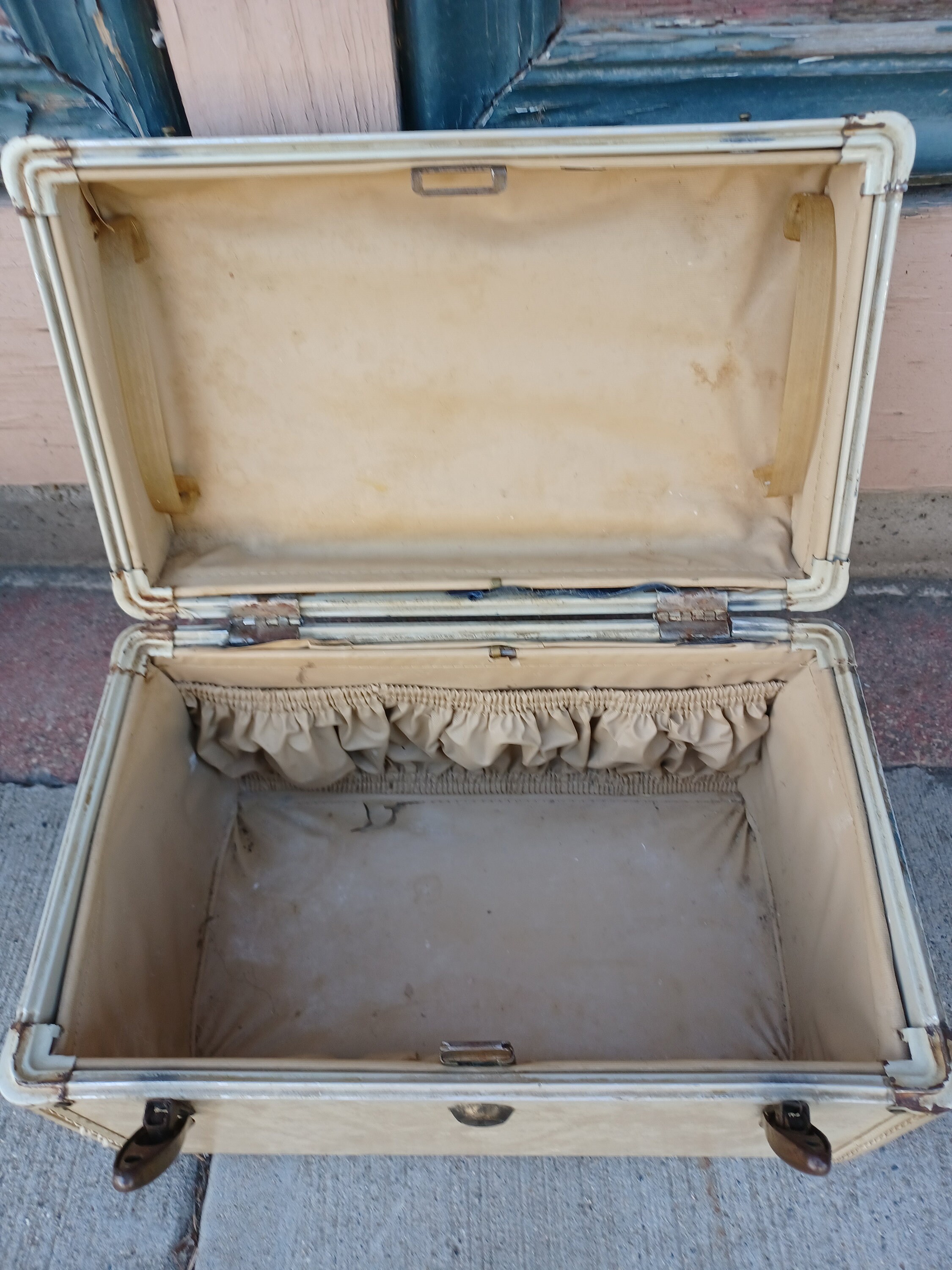 Vintage TRAIN CASE Luggage Hard Molded Plastic With KEY or Etsy