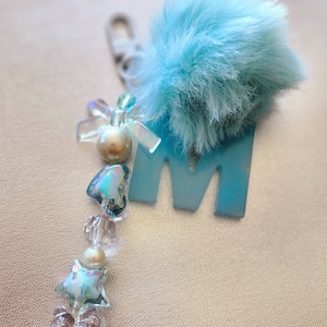 Llavero de cuentas gruesas, llavero pompón, amuletos de bolsa de cuentas gruesas, llavero inicial de letra, llavero personalizado, encanto de bolsa pom pom, San Valentín
