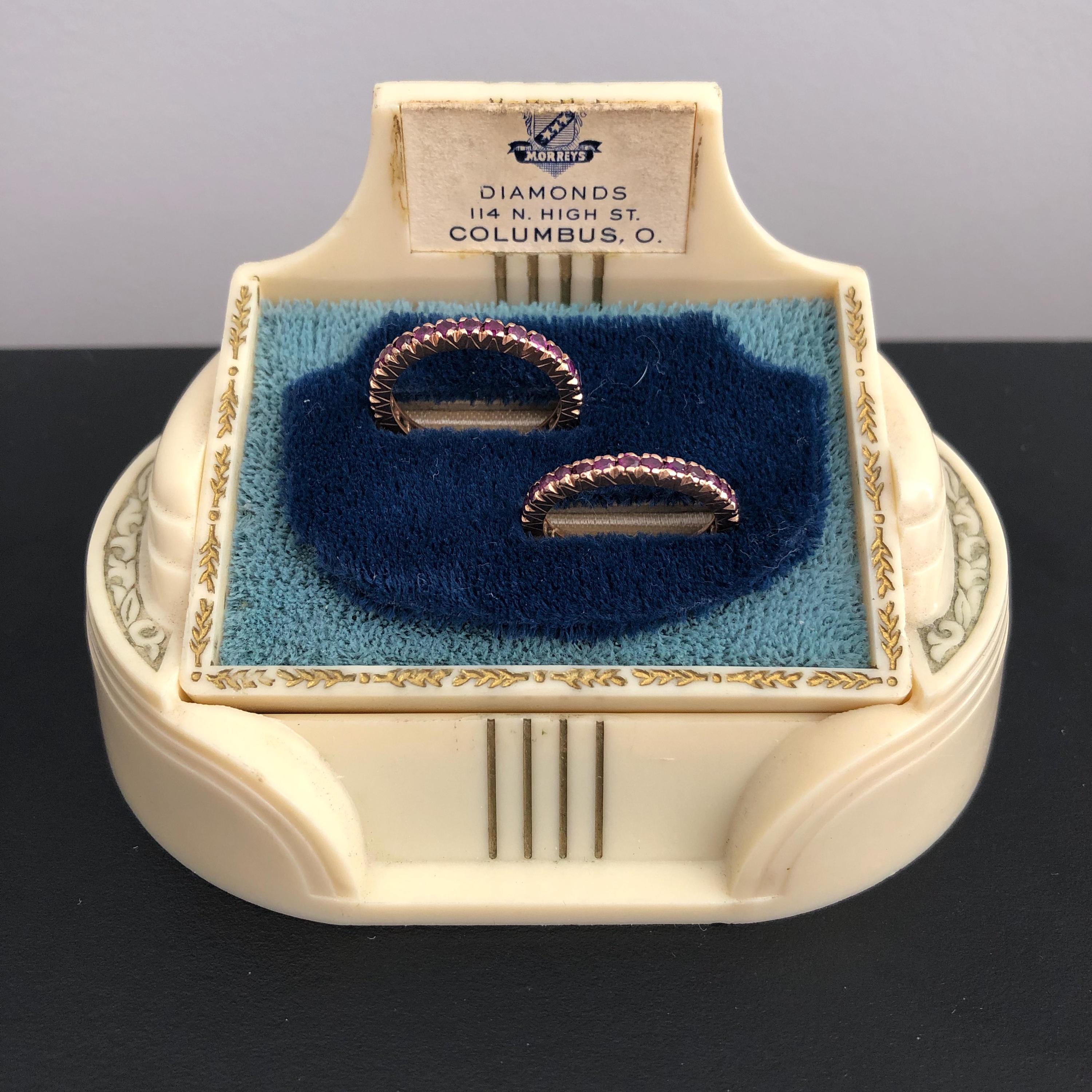 Seven Swans Signature Ring Box in 70's Chartreuse Green